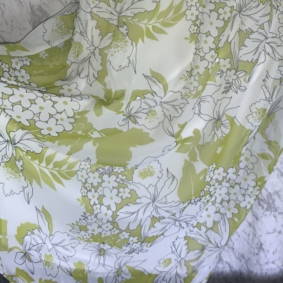 Scarlett Chiffon V Neck Dress A Line White and Lime Green Floral Woman’s Size 12 - Picture 5 of 8